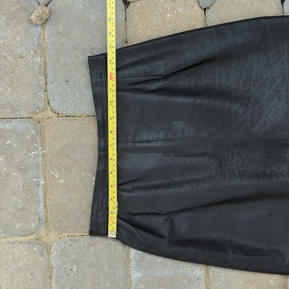 VNTG Leather Skirt - Picture 3 of 16